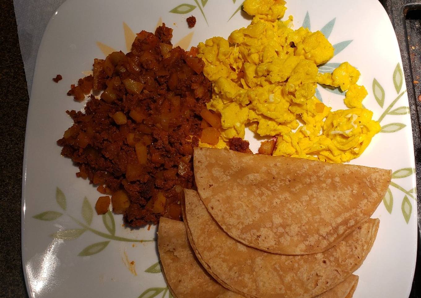 Huevos Revueltos con Chorizo