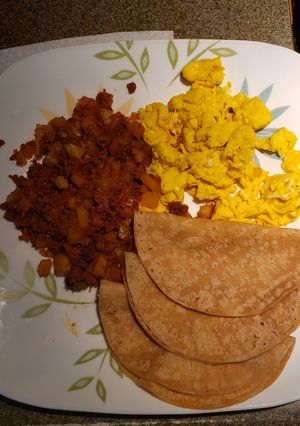 Una foto de Huevos Revueltos con Chorizo