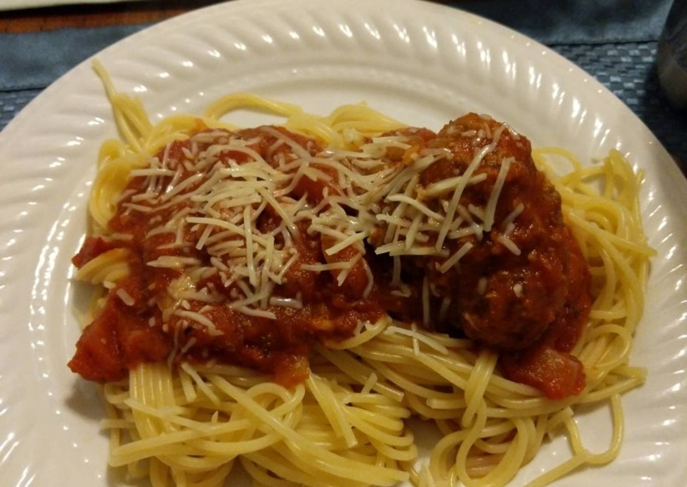 Spaghetti with meatballs