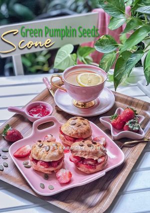 Gambar Green Pumpkin Seeds Scone