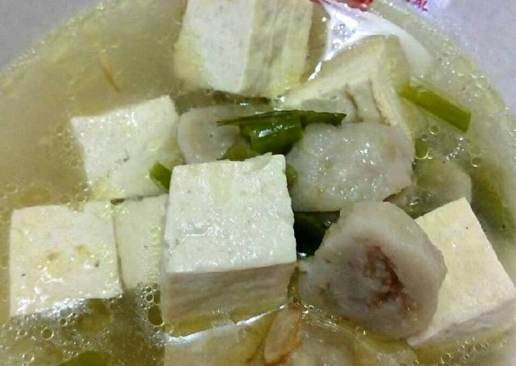 Sop tahu bakso