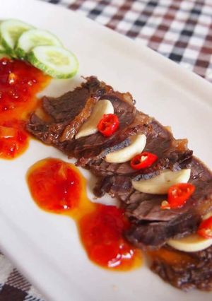 Hình của món Bắp bò ngâm mắm gừng.