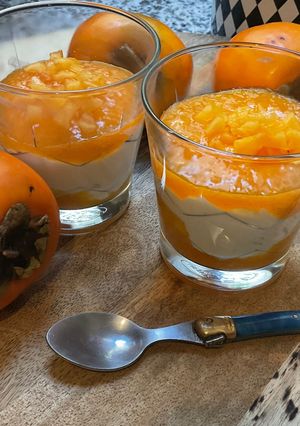 Une photo de Kaki 🍅verrines 🥄🧉dessert 🍧fruité 🍑🍋🍊