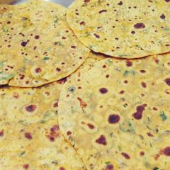A picture of Thepla.