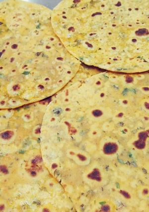 A picture of Thepla.