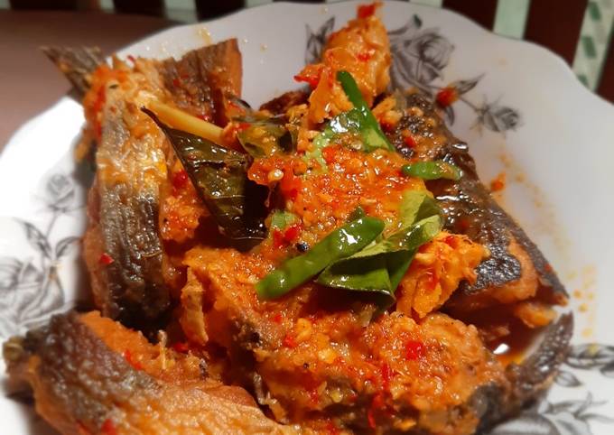 Langkah Mudah untuk Membuat Ikan patin bumbu kuning Anti Gagal