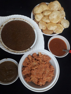पानी पूरी(Pani poori recipe in hindi) रेसिपी मुख्य फोटो