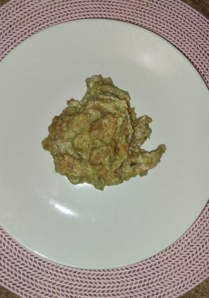 Una foto de Guisado de chicharrón en salsa verde 😋