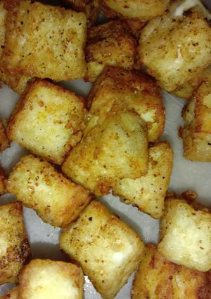 A picture of Fried cheese.
