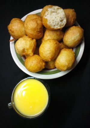 A picture of Coconut puff puff and costard.