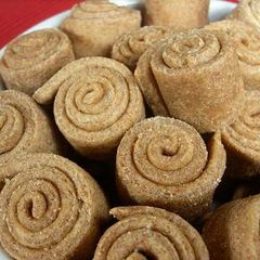 A picture of Mini Pig Peanut Cinnamon Rolls.