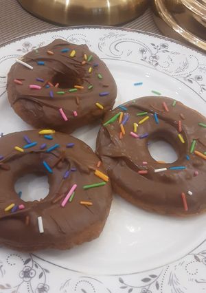 A picture of Chocolate donuts.