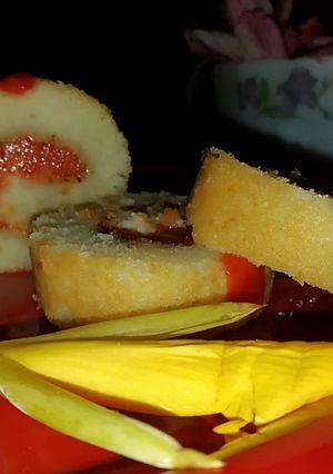 A picture of TOMATO Swiss Roll.