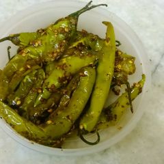 A picture of Jhatpat mirch ka achar.