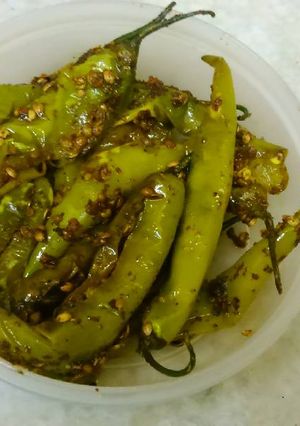 A picture of Jhatpat mirch ka achar.