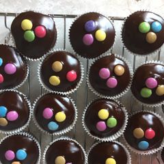 Chocolate cupcakes A picture of Chocolate cupcakes.