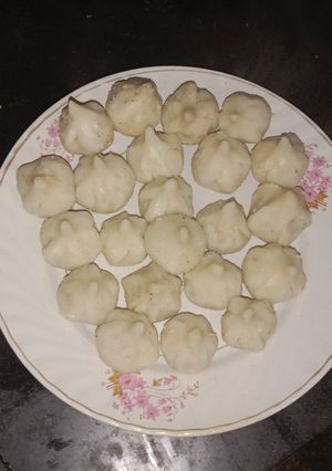 A picture of Ukadiche modak.