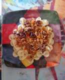 Fideos Moños con Salteado en Manteca de Cebolla, Zanahoria, Ajo, Atún y Aceitunas Negras