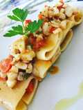 Paccheri con ragù di pesce azzurro