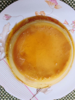कैरमल कस्टर्ड पुडिंग (Caramel custard pudding recipe in hindi) रेसिपी मुख्य फोटो
