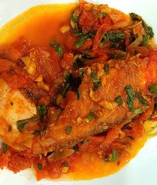 cá hồi sốt cà chua