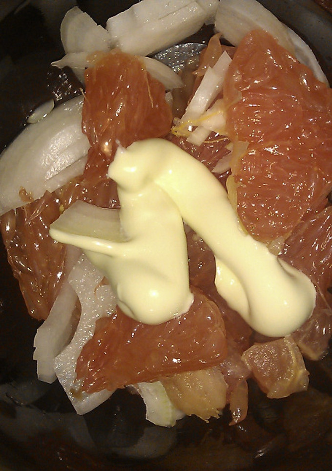 Una foto de Ensalada de toronja y cebolla blanca