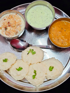 इडली सांबर (idli sambar recipe in Hindi रेसिपी मुख्य फोटो