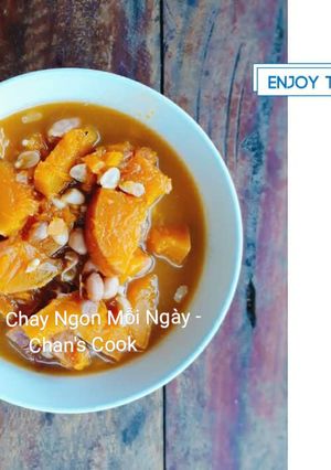 Hình của món Canh bí đỏ đậu phộng chay.