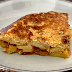 A picture of Truita de patates - Catalan omelette.