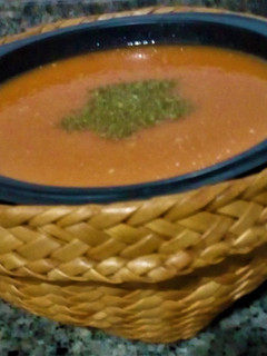 Una foto de Crema de Tomate🍅 y Albahaca