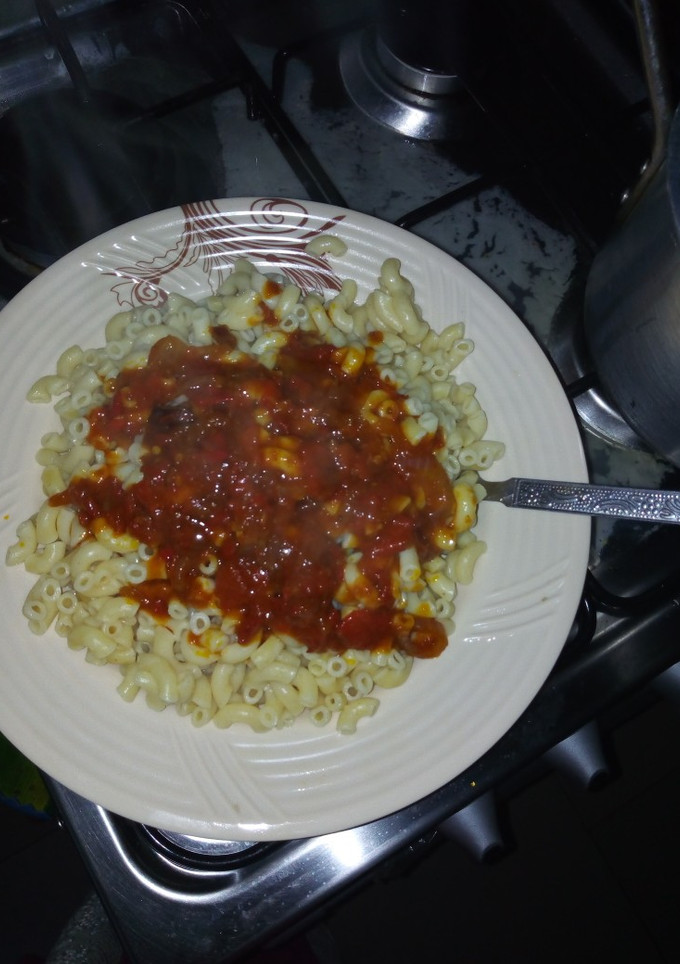 A picture of Macaroni and stew.