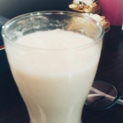 A picture of Bnana shake.