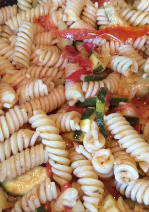 Une photo de Salade de pâtes aux légumes du soleil