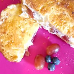 Low fat Cheese and fruit french toast airfryer A picture of Low fat Cheese and fruit french toast airfryer.
