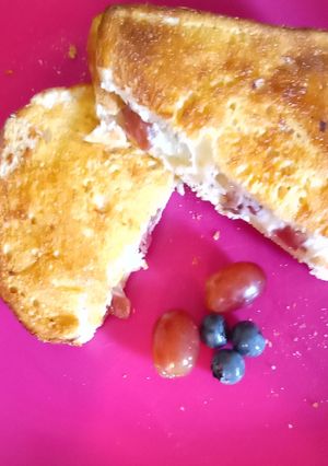 A picture of Low fat Cheese and fruit french toast airfryer.