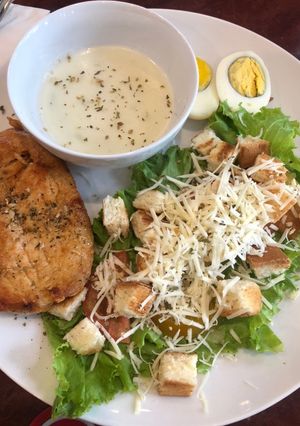 Foto resep Healthy Diet Food: Caesar Salad + Air Fried Chicken + Mushroom Sauce