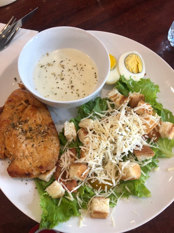 Bagaimana Menyiapkan Healthy Diet Food: Caesar Salad + Air Fried Chicken + Mushroom Sauce Untuk Pemula