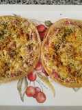 Pizzas crujientes de Obleas de arroz de atún con bacón y queso a tu gusto