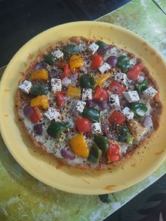 তাওয়া‌ পিজ্জা(Tawa pizza recipe in Bengali) রেসিপির প্রধান ছবি