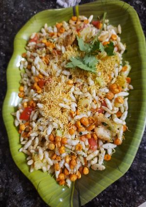 A picture of Sukha bhel.