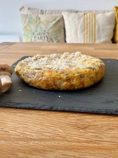 Una foto de Tortilla de trufa y setas