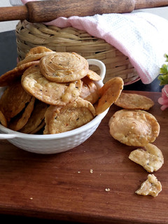 A picture of Khasta Layered Mathri.