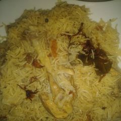 A picture of Chicken pulao.