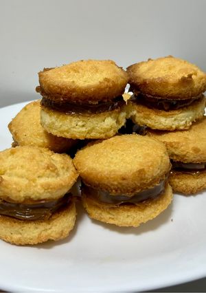 Una foto de Alfajores de coco 🥥