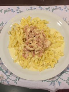 Una foto de Cintas con Salsa crema
