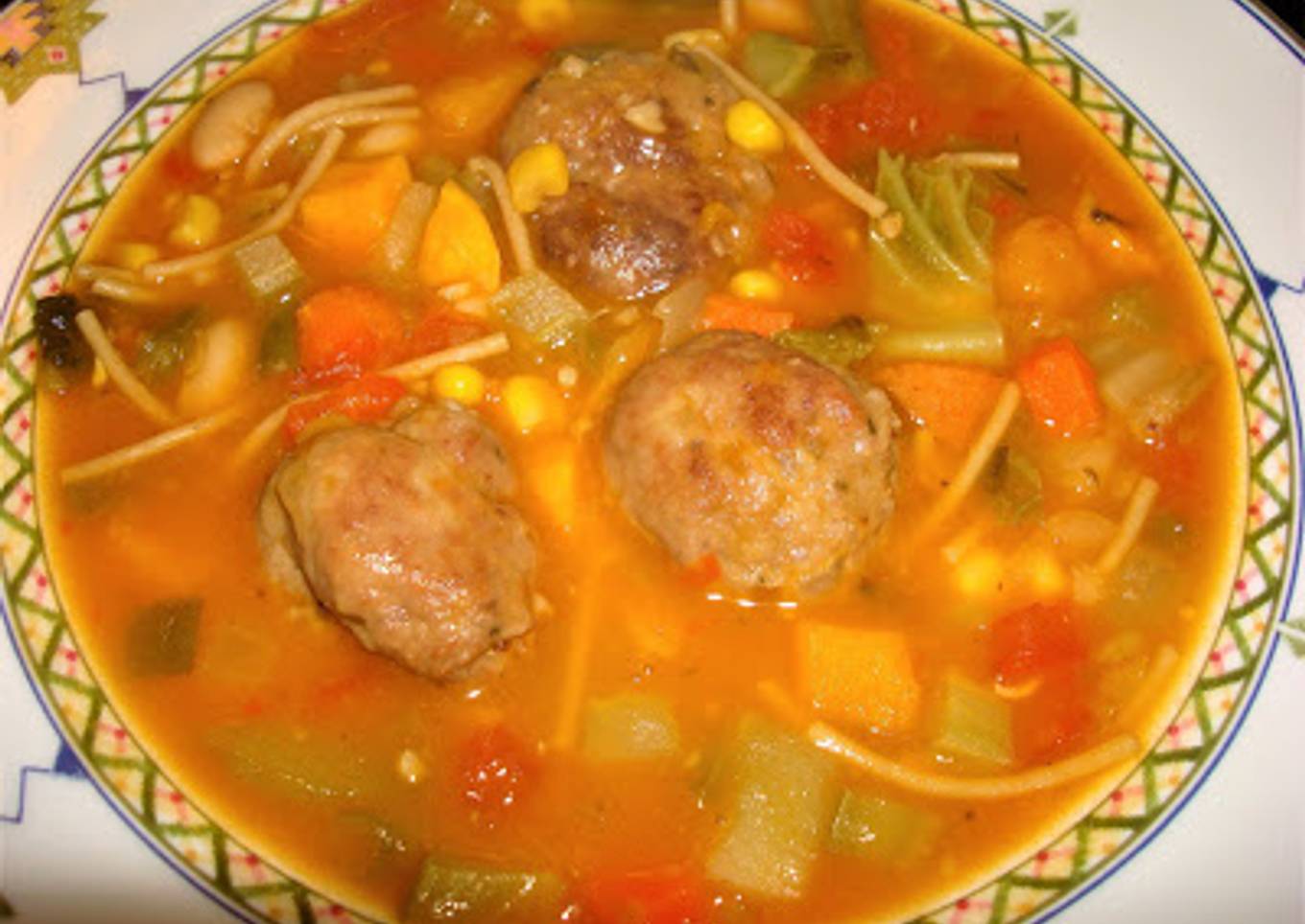 Minestrón con albóndigas