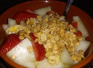 Foto de Salada de Frutas com Granola e Mel