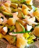 Ensalada con aguacate, queso fresco y membrillo