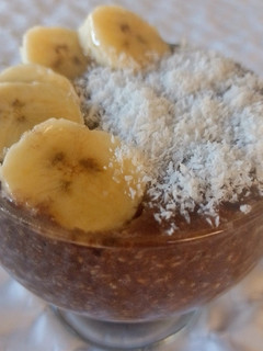 Una foto de Pudín de avena y chía con banana🍌😋