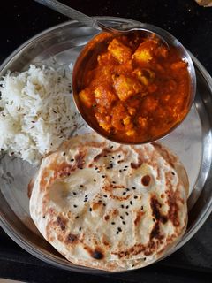 પનીર બટર મસાલા (Paneer Butter Masala Recipe In Gujarati) રેસીપી મુખ્ય ફોટો